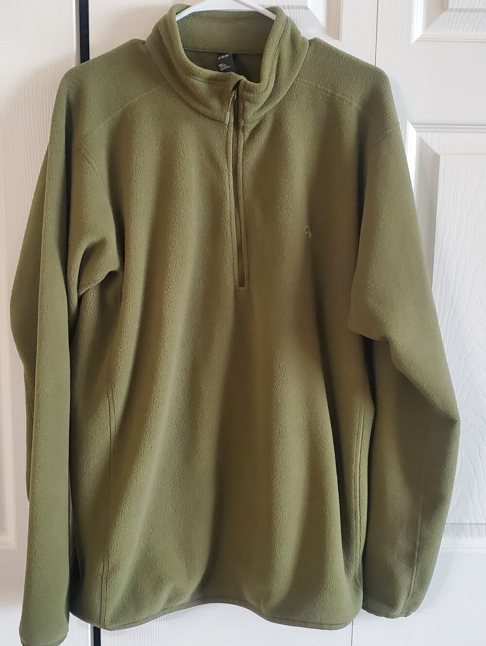 MOUNTAIN HARD WEAR MEBS LARGE. ARMY FREEN SWEATER SWEATSHIRT PULL OVER